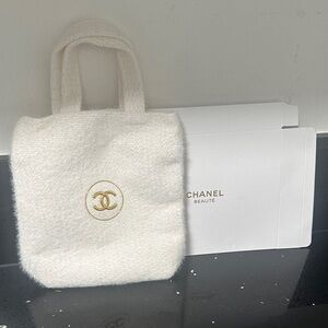 Chanel Beaute’ GWP VIP Cream Tweed Tote with Gold Chanel Logo